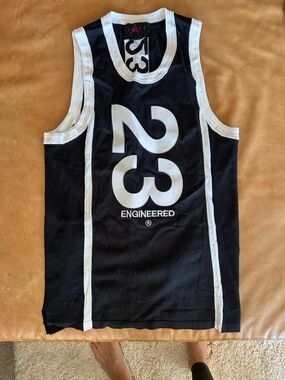 NIKE JORDAN JERSEY 23 - small